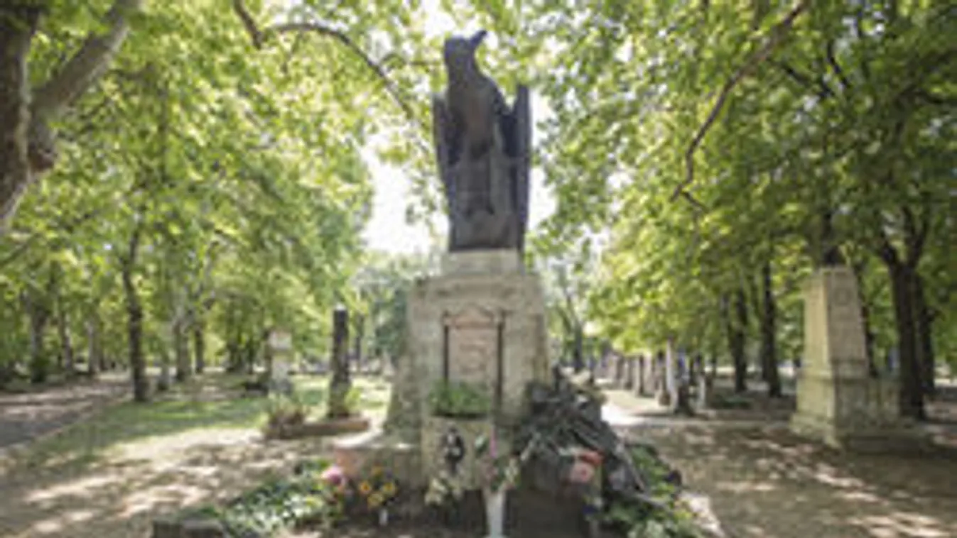 Gigászi Petőfi-temetésre készülnek Budapesten