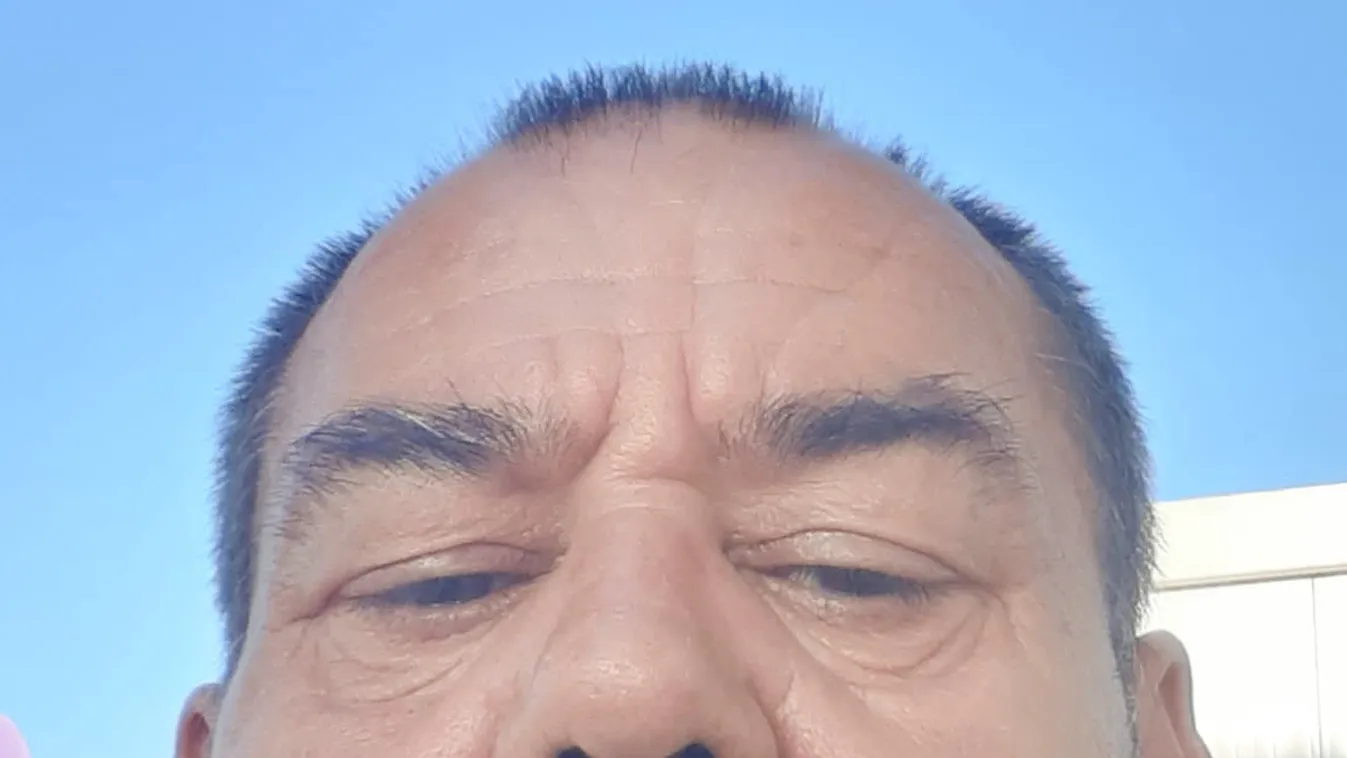 Részletek a szörnyű balesetről: Sofőr nélkül rohant az árokba a kamion, András szörnyethalt