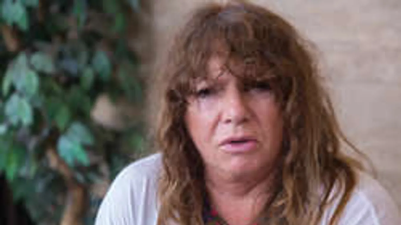 Leszbikus lánya miatt hagyja el az országot Zalatnay Cini