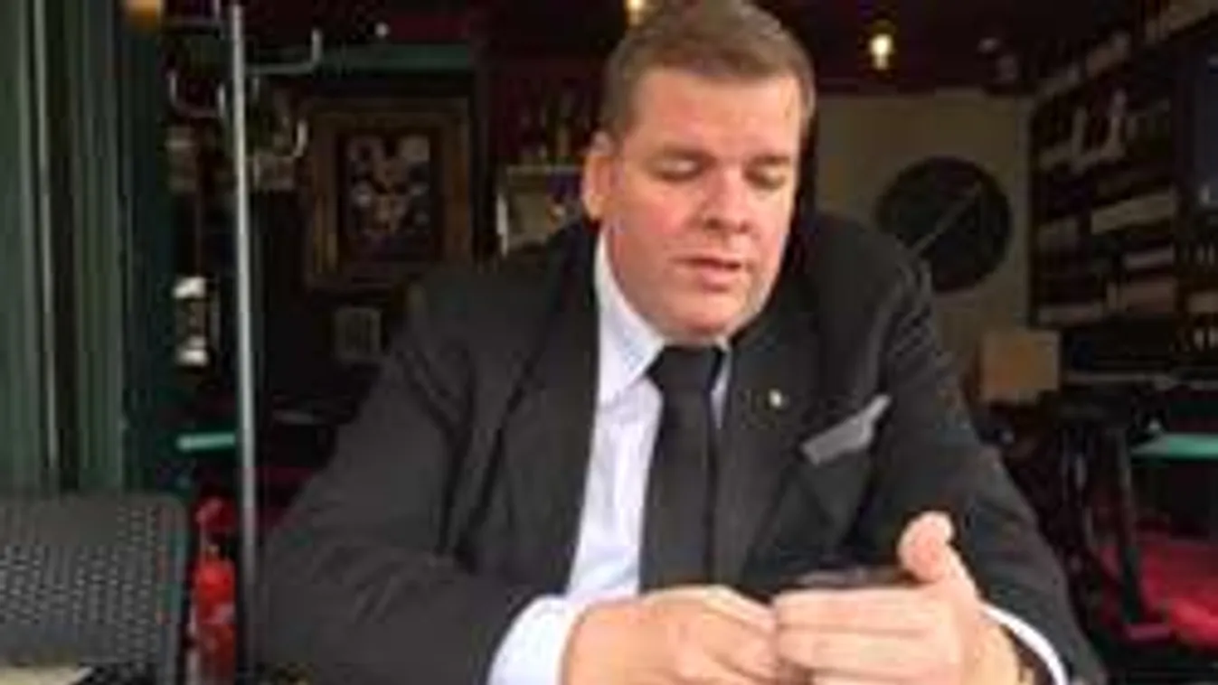 Megható ajánlatot tett Schmuck Andor Somló Tamás családjának