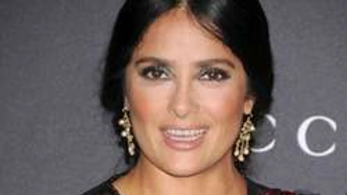 Bugyi nélkül pózolt az ötvenes sztáranyuka