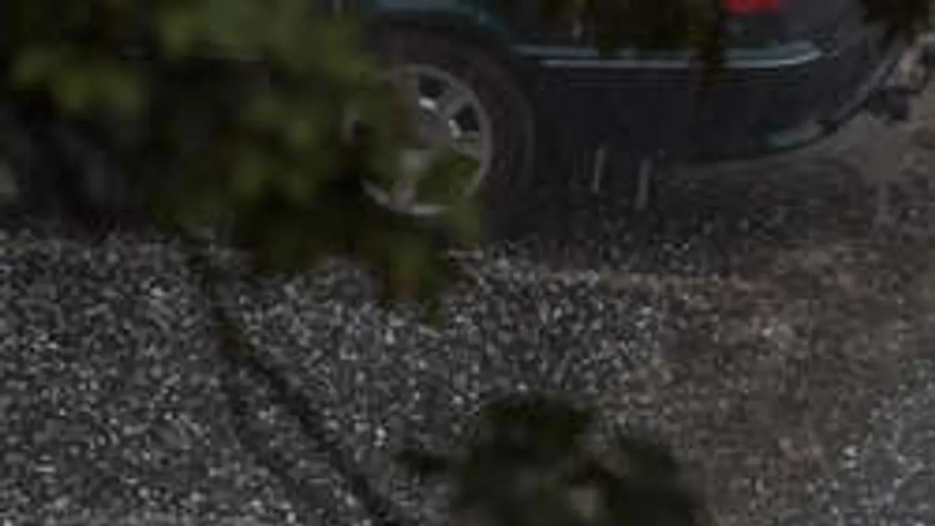 Hihetetlen: itt tör ránk ma újra a jégeső és a szélvihar!