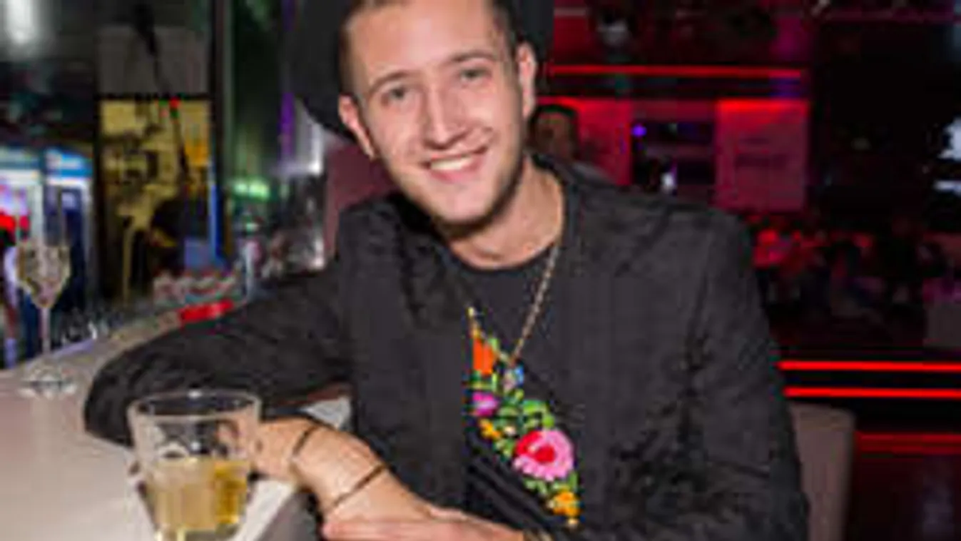 Durván alázzák Srámeket a neten