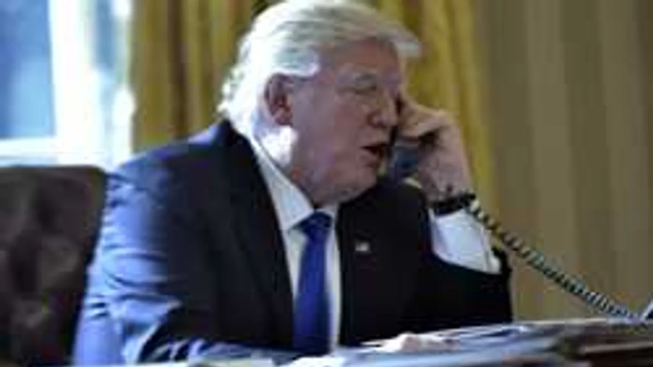 Mekkora a baj? Trump mindenkinek megmutatná a leleteit