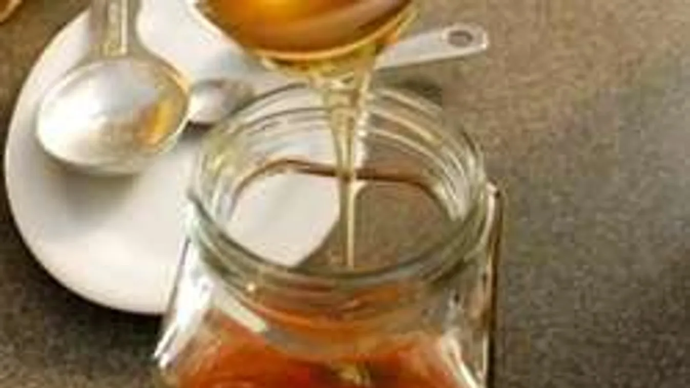 Imádják a férfiak az új kanalas orvosságot: köhögés ellen sörszirup!