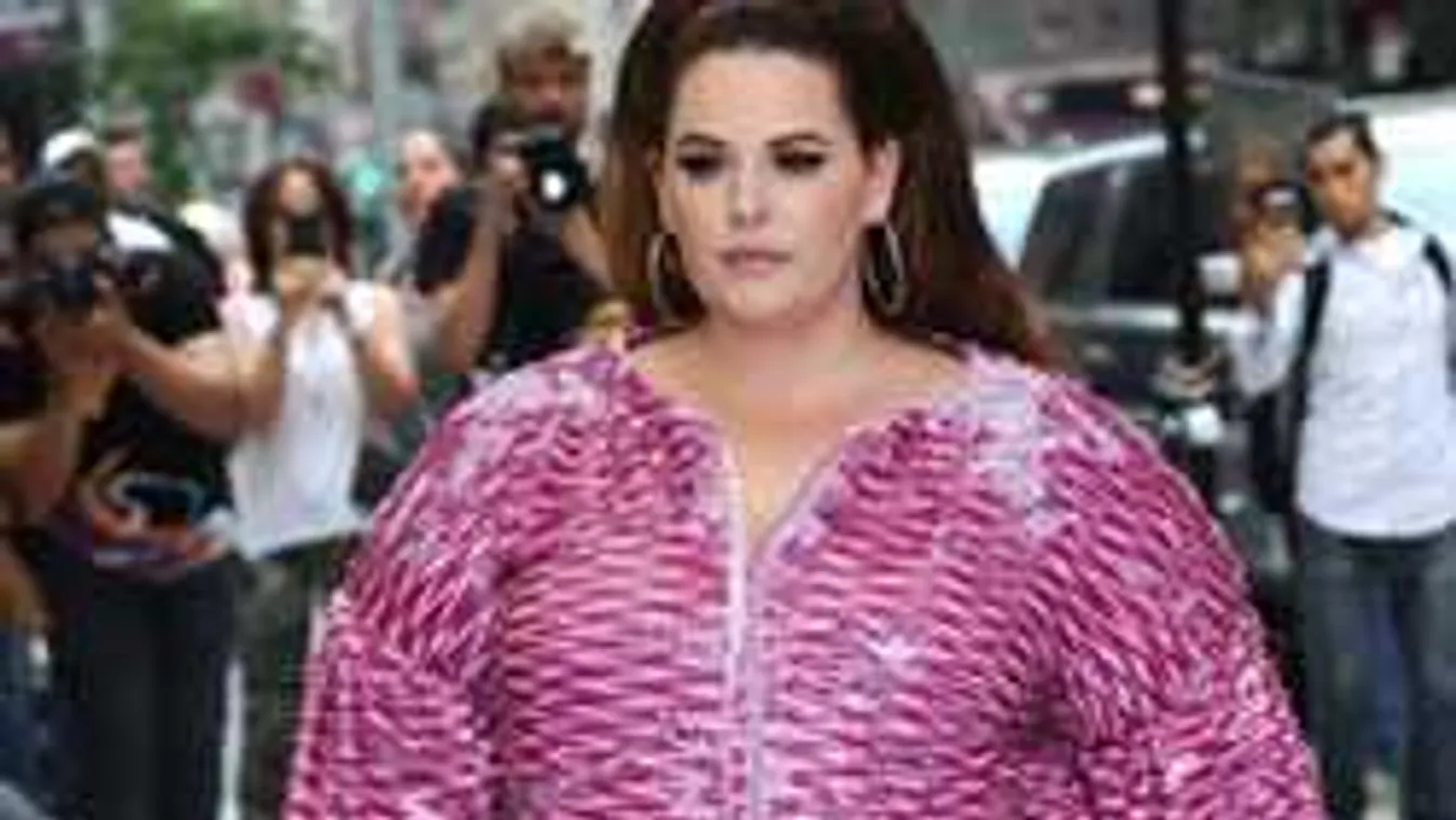 Óriási vihart kavart ez a fotó: Kitört a ducimodellbotrány