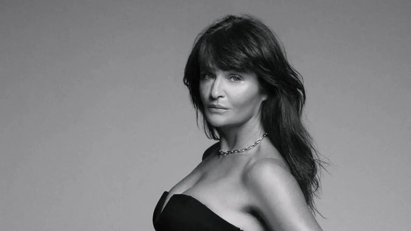 La designer danoise Anine Bing vivant a Los Angeles a demandé a la mannequin danoise Helena Christensen de poser pour sa nouvelle collection.