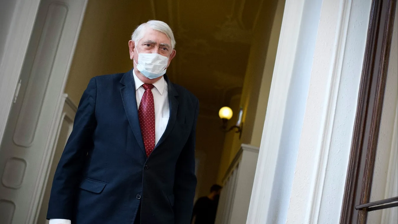 Kásler Miklós bejelentése: Csütörtökön újraindulnak az elektív beavatkozások