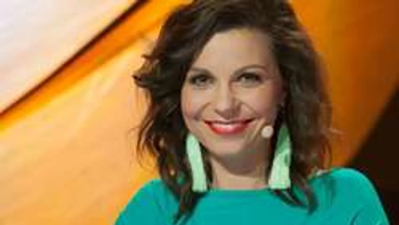 Ijesztő: terhesen mászott hegyet a várandós magyar énekesnő