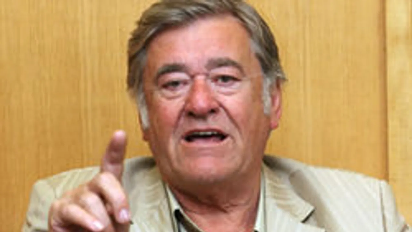 Koós János megtörte a csendet: Jól vagyok, ne temessenek!