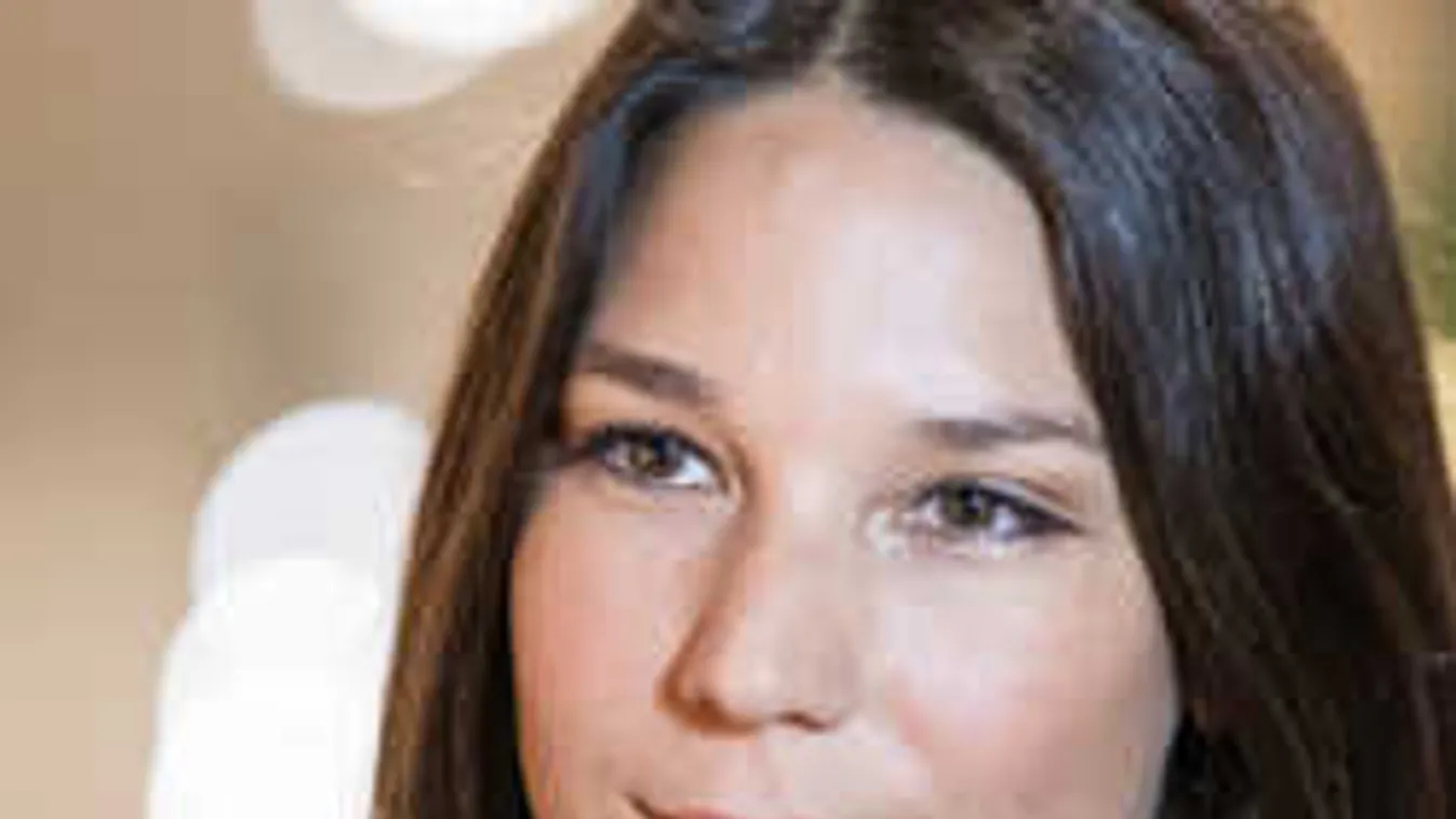 A Nanushka a világ 100 legismertebb divatcége közé kerülhet