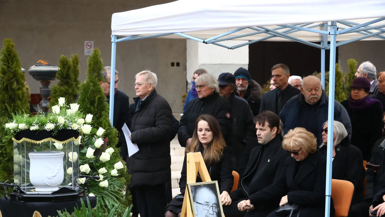 Szívszorító képek: végső búcsút vettek Andorai Pétertől