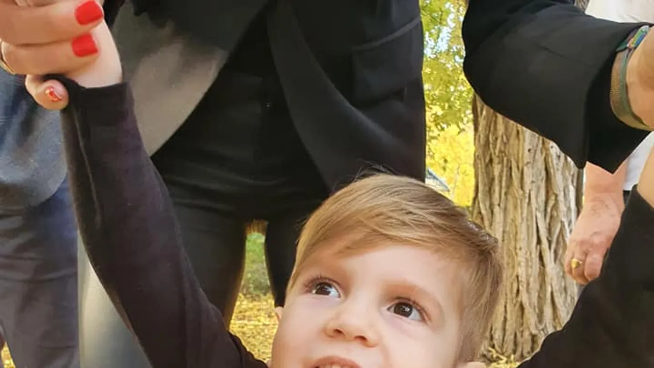 Karácsonyi csoda: így lépeget egyedül az SMA-s csöpp Zente