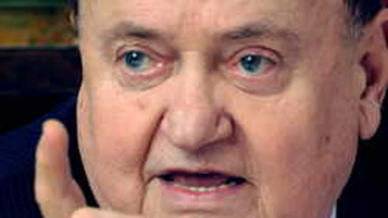 Brutális fotók a temetőből: Megsemmisült Torgyán József sírja!