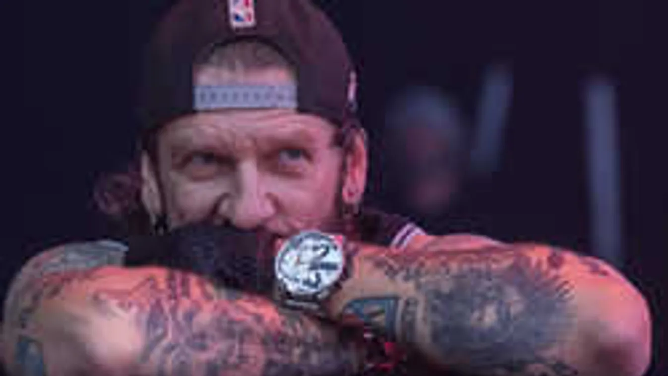 Ismét padlóra került, barátai féltik a magyar rappert