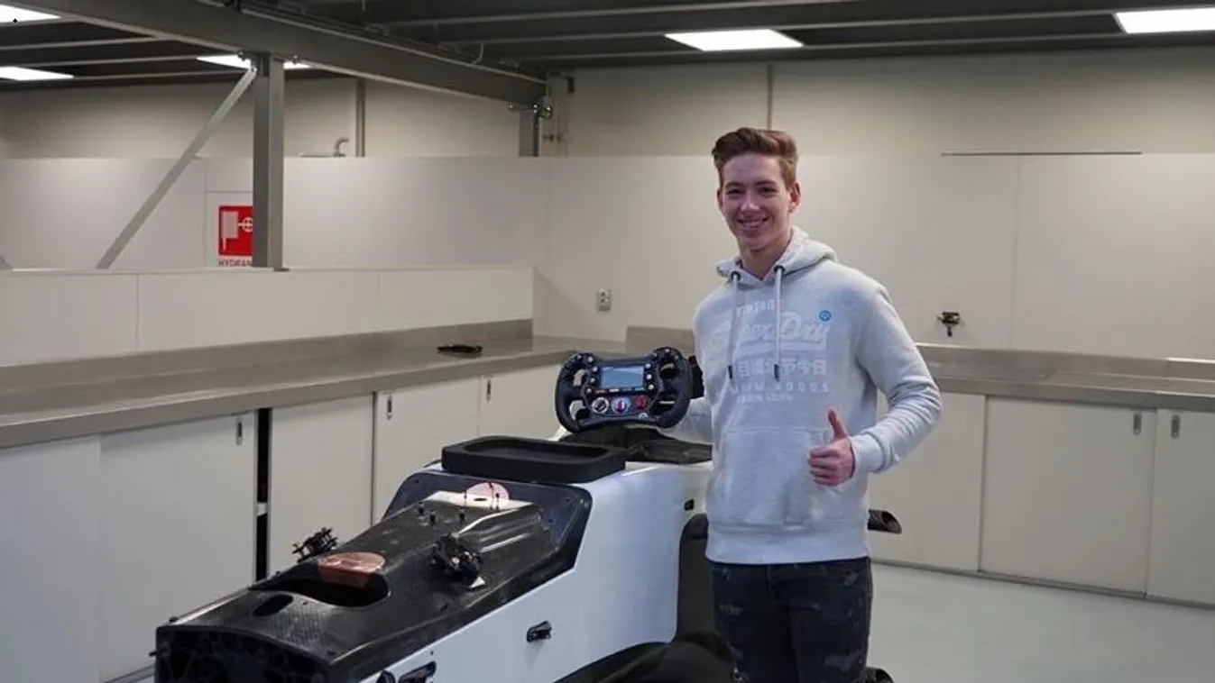 E-sportszenzáció, Schumacher versenyez újra a vasárnapi F1-futamon