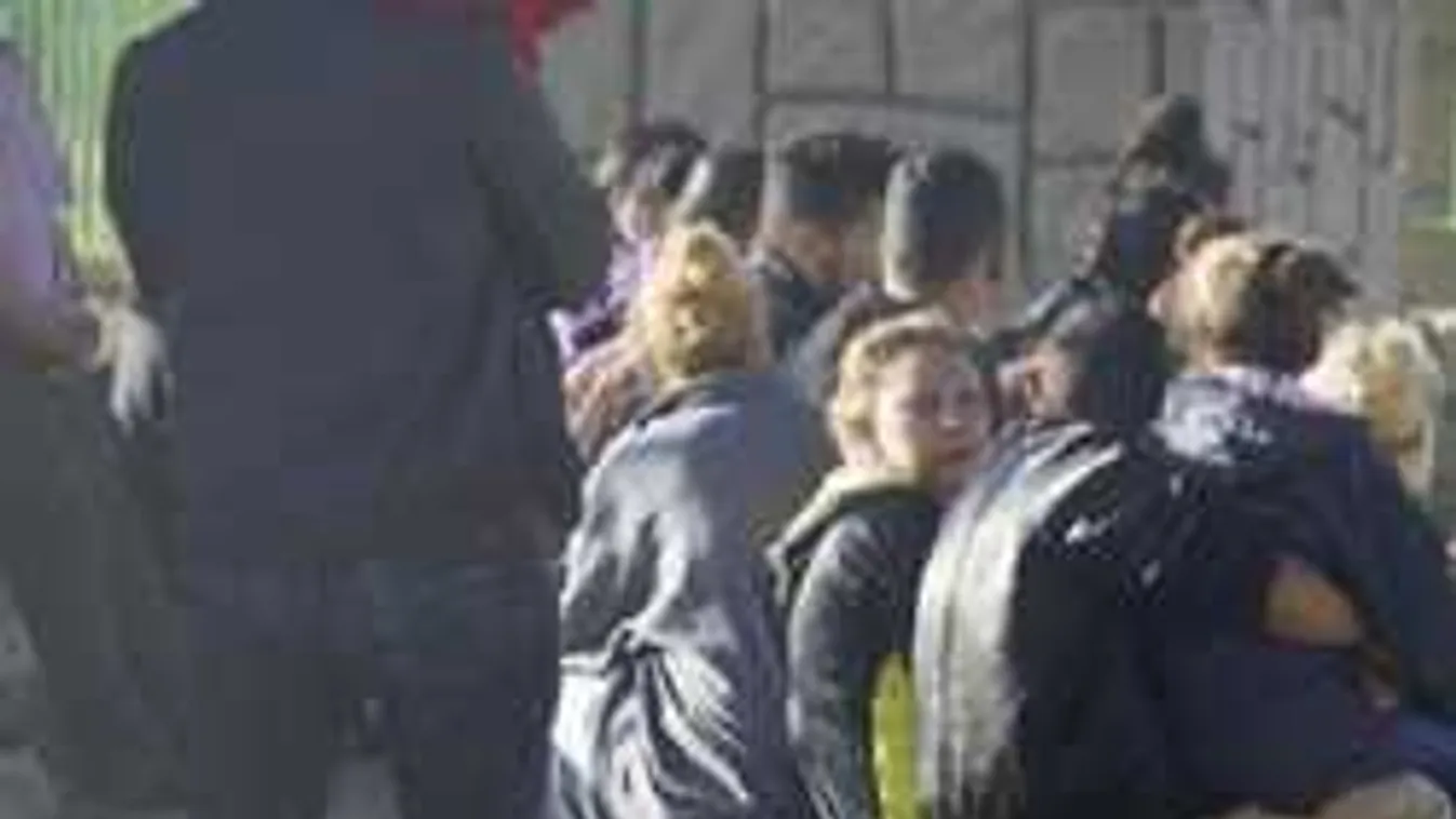 1 dollárba kerül a repülőjegy e hónap végéig - ha haza akarnak menni a bevándorlók