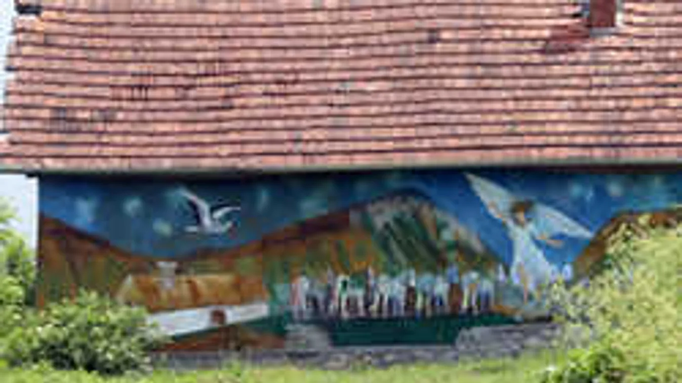 Csodás képek: így küzd a túlélésért a Freskófalu