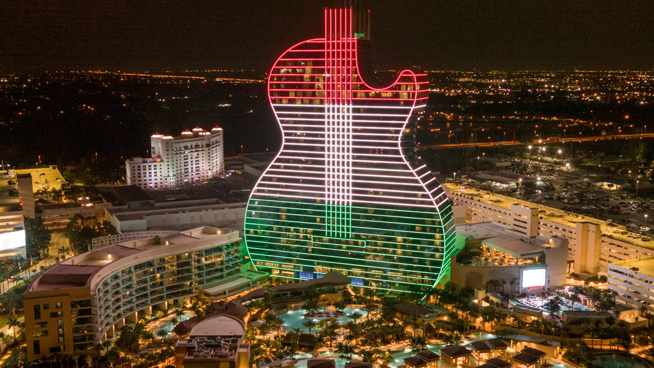 Magyar nemzeti színekben pompázott a világ első és ez idáig egyetlen gitár alakú szállodája