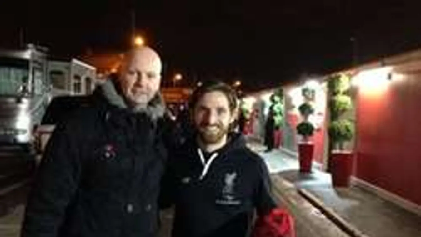 Félre a gyűlölködéssel! Megható gesztus a beteg kisfiúnak az ellentáborból