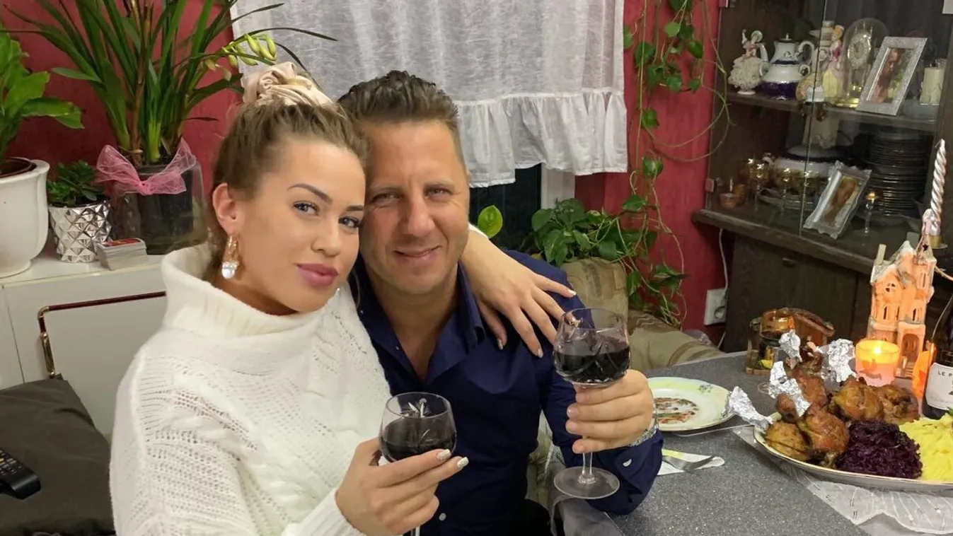 Csak Zámbó Krisztián keze takarja Zsuzsi formás mellét