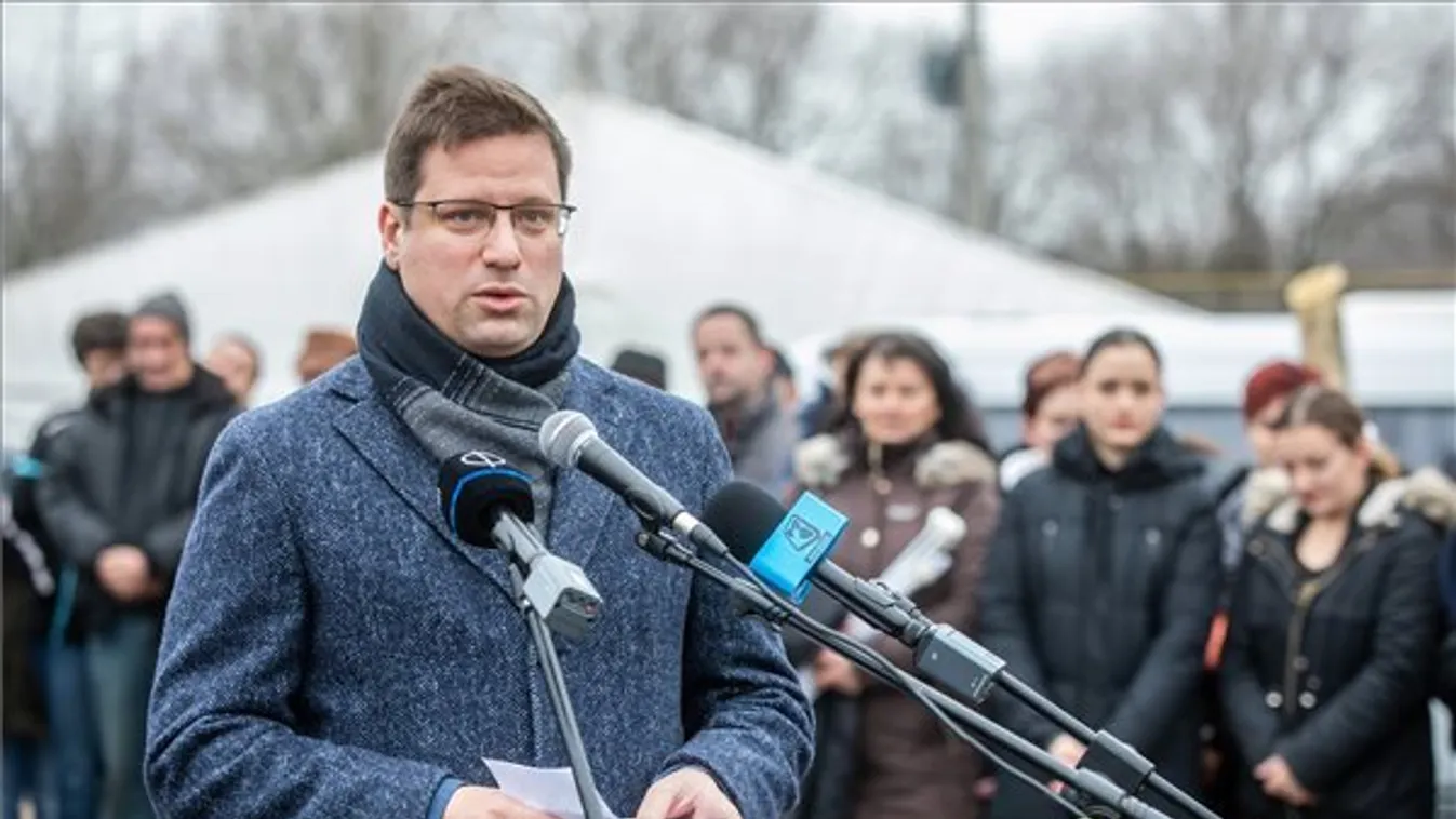 Elkészült az M5-ös autópálya csengelei csomópontja – ezt mondta Gulyás Gergely az átadáson