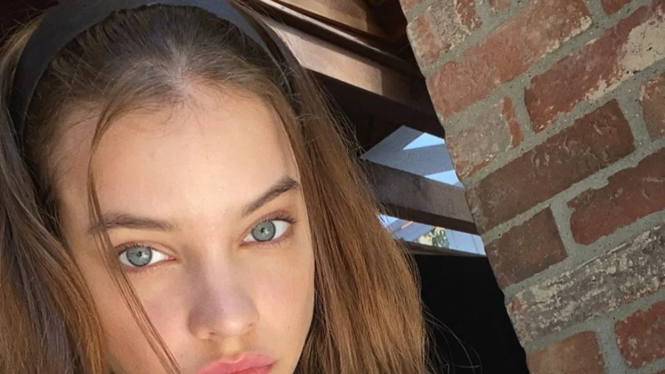 Palvin Barbi még kávézás közben is olyan szexi, hogy megolvasztja a bögrét