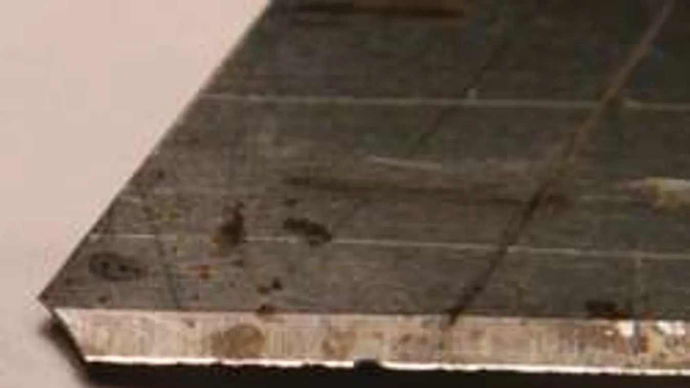 Pláza előtt vágta volna el volt felesége torkát