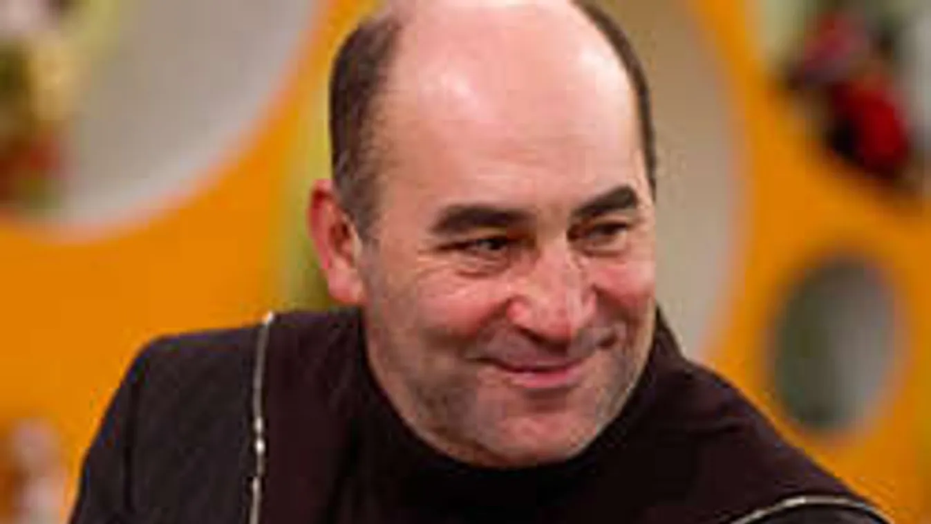 Megmozdult Kulka János lebénult keze!