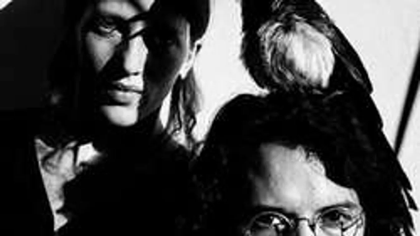 Láttál már pucér sztáresküvőt?