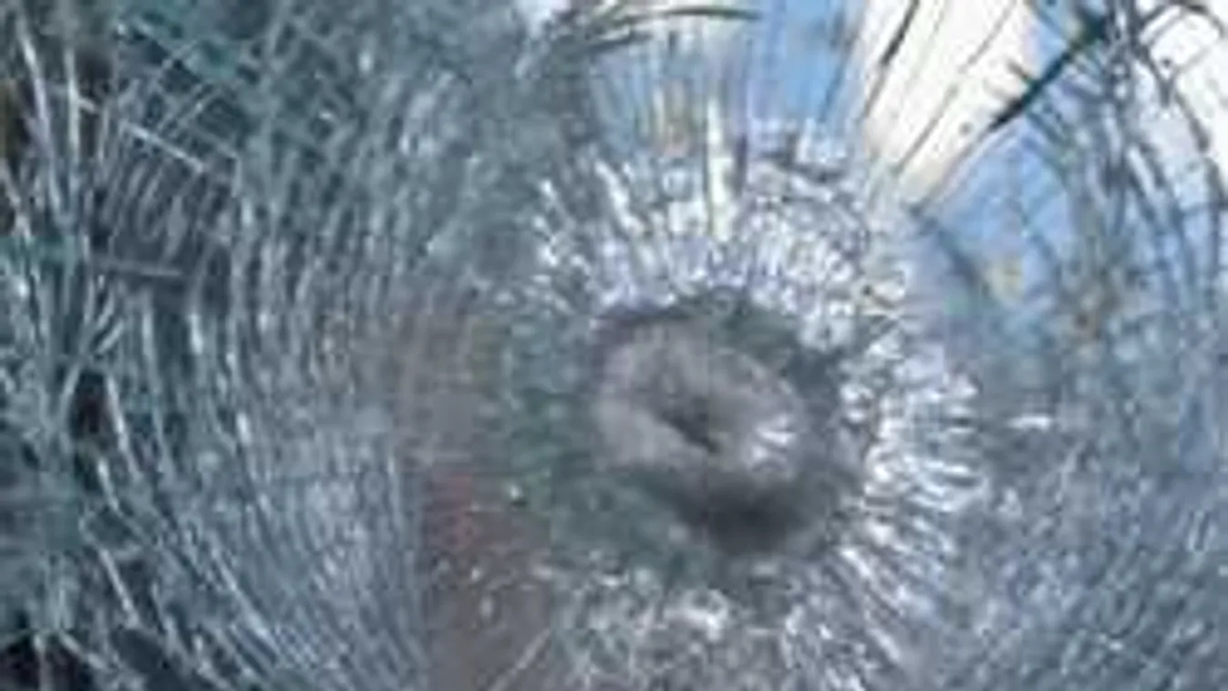 Bandaháborúk miatt golyóálló üveget vesznek a svédek