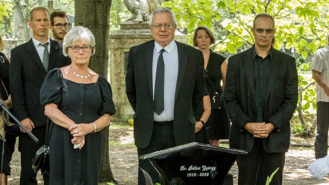 Exkluzív videó: örök nyugalomra helyezték Bálint gazdát, sírva búcsúztatták