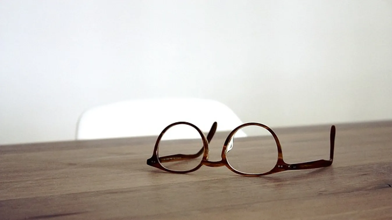 Nagyijától kapta a szemüveget a jelmezhez Zente