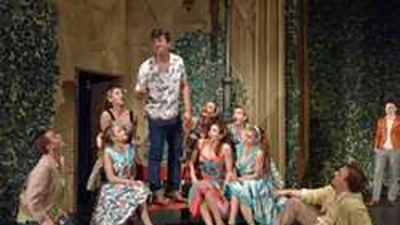 A felcsavart szőnyeg esete - az egri Érsekkertben