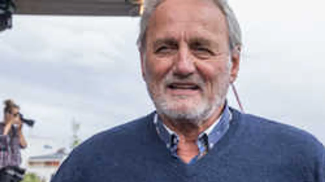 Nem várt tovább: Hatalmas bejelentést tett a Szomszédok sztárja