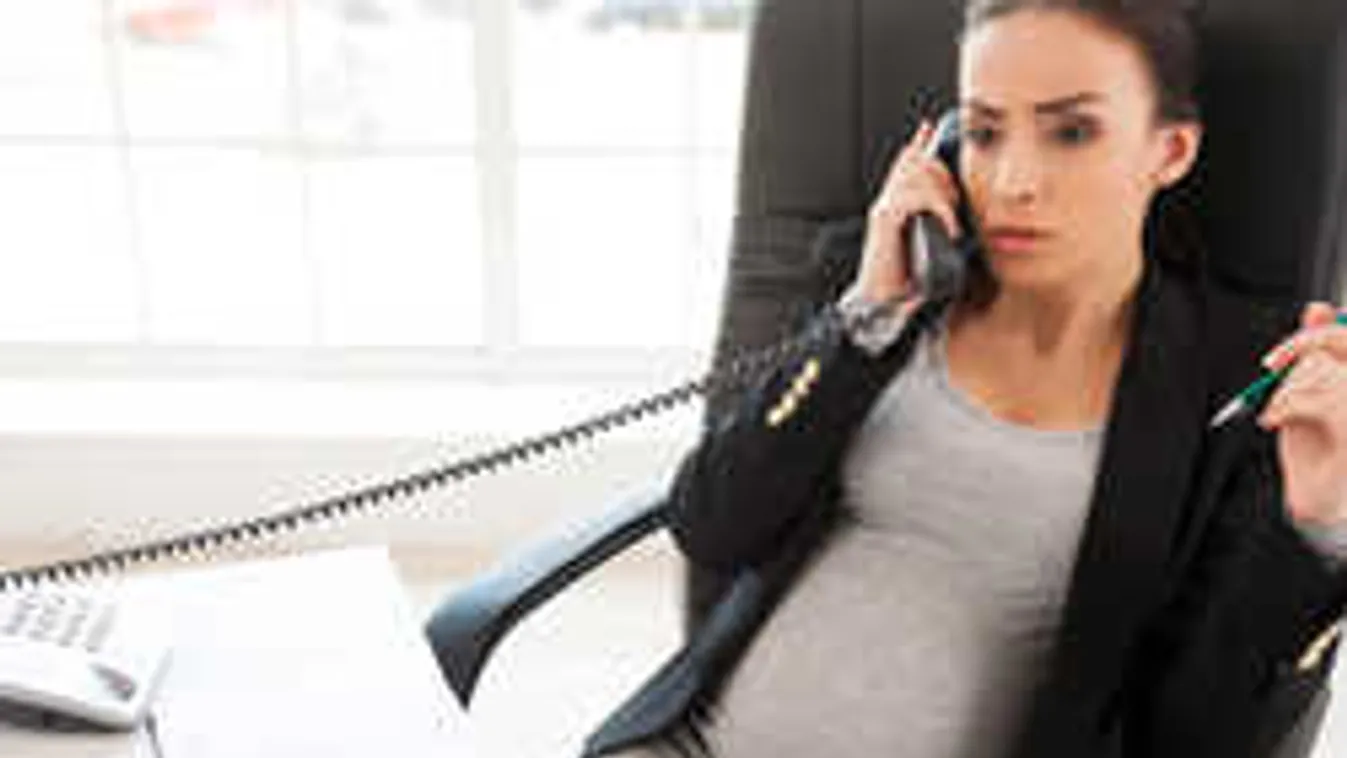 Aljas dolgot művelt a veszélyeztetett terhes kismamával a főnöke