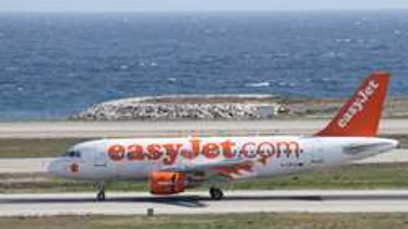 Vészsüllyedésbe kezdett egy utasszállító az Atlanti-óceán fölött