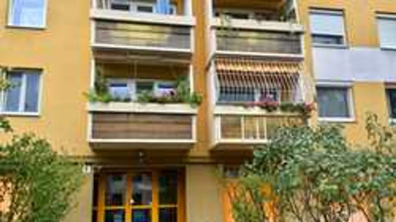 Édesanyja  holtan találta a három hónapos budapesti kisfiút