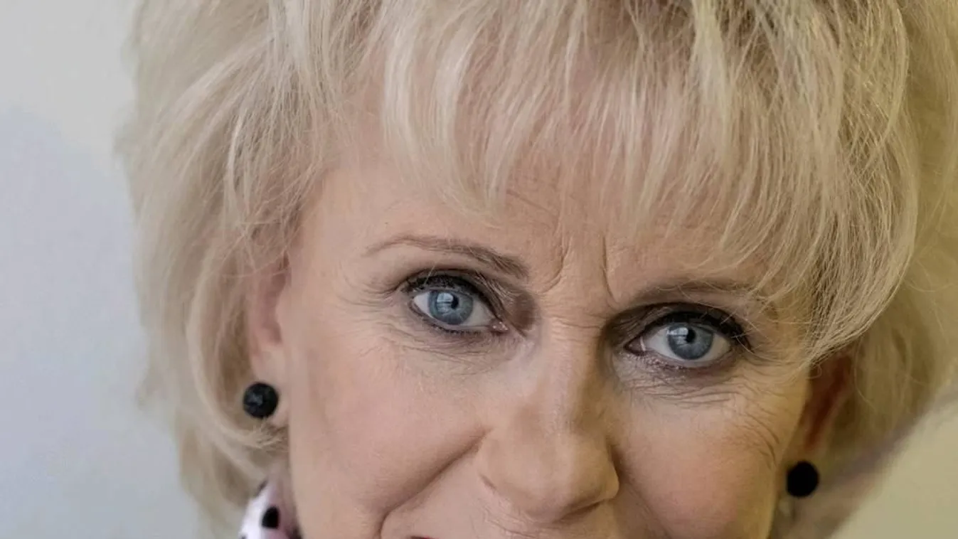 Ezt látnod kell, ilyen képeket fest Esztergályos Cecília! – Videóval