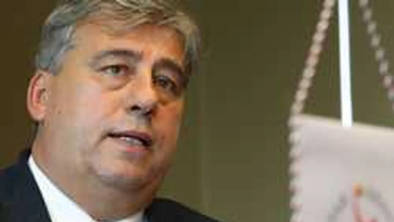 Kemény kritika, legenda tette helyre a kézikapitányt