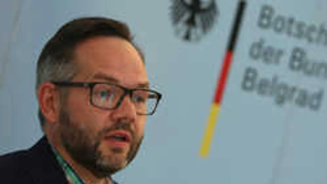 Soros megrendelésére támad a német miniszter