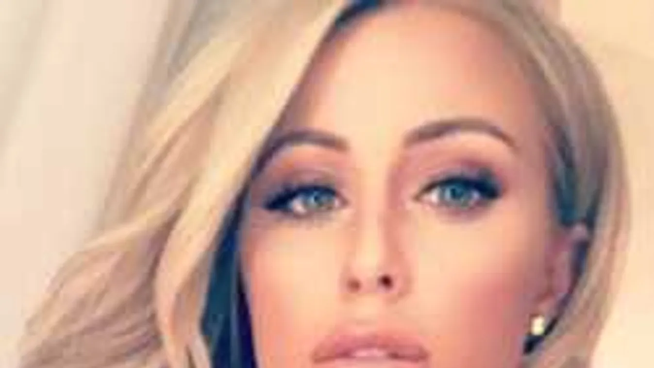 Itt a szexi bizonyíték: a smink és az ékszer öltöztet