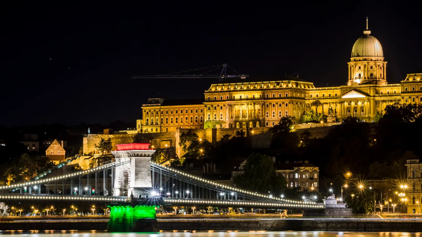 Minden idők legnagyobb tűzijátéka lesz idén, de a Lánchíd fényfestését nem engedélyezi a főváros