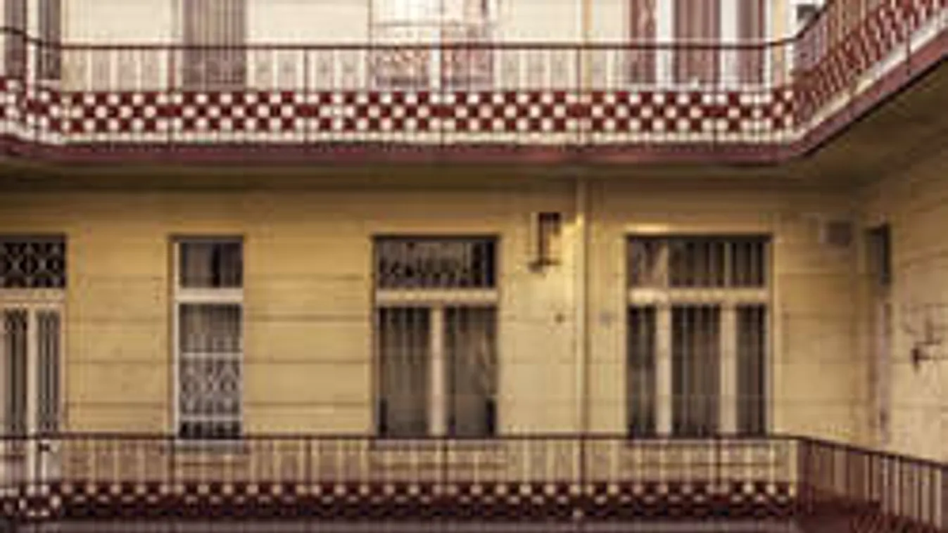 Horroráron kínálják az elképesztő rémtanyákat