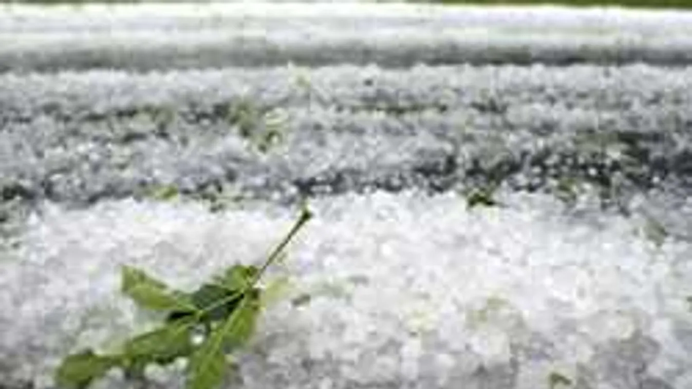 Jégesővel és viharokkal csap le az időjárás, erre kell készülni