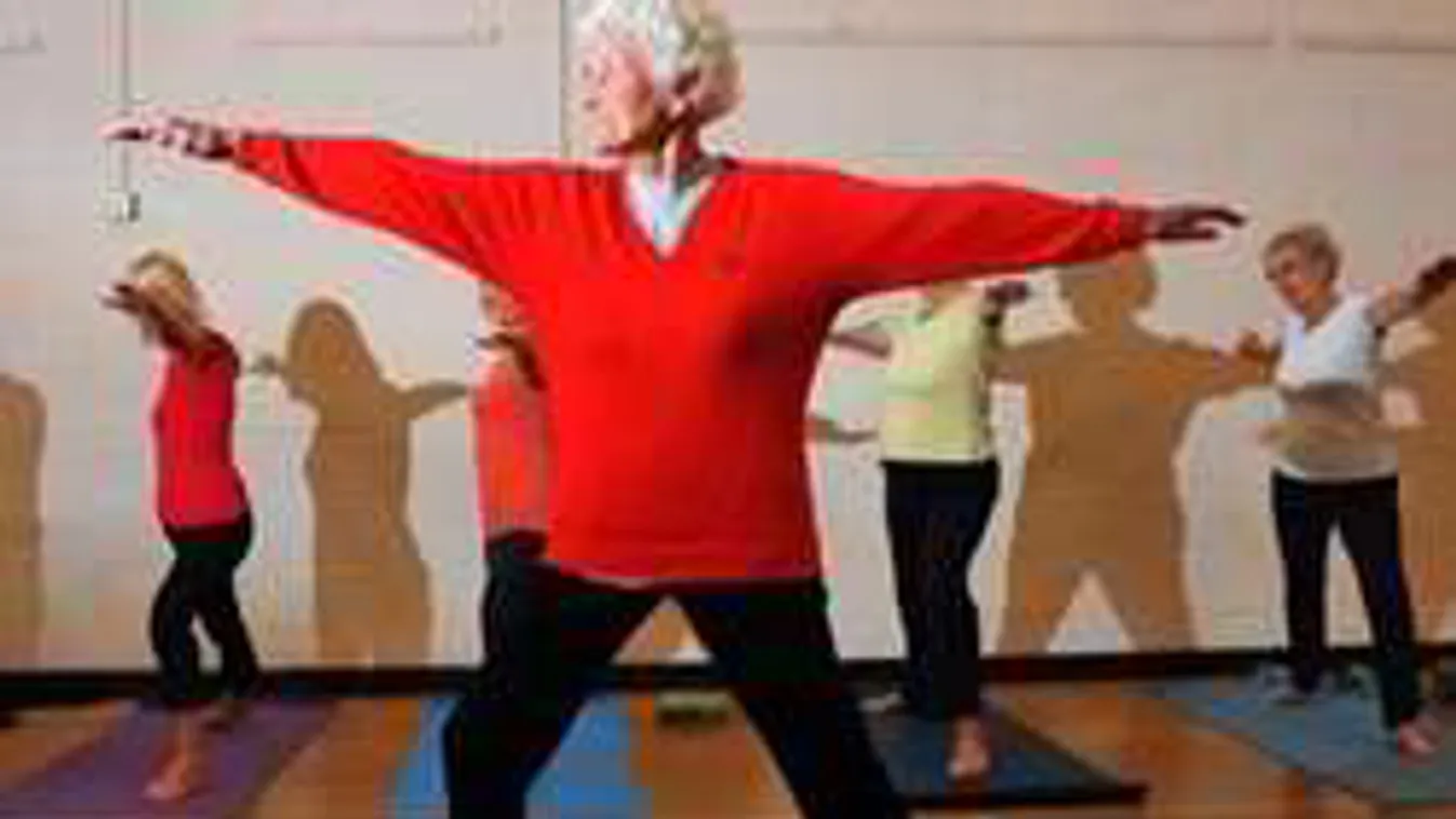 Csodájára jár a világ: Így tornázik minden nap a 104 éves néni!