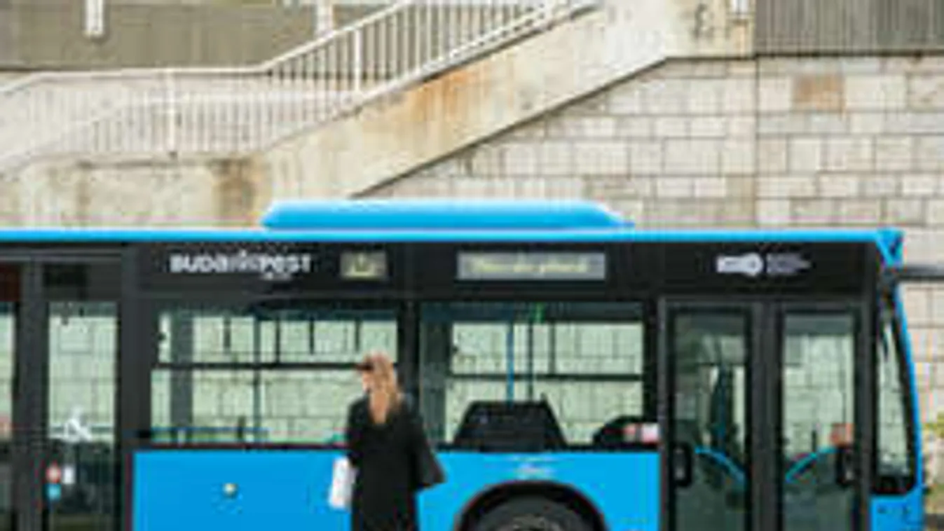 Megijedt a szatír a törékeny pesti lánytól!