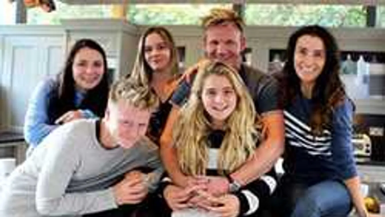 Csodálatos örömhírt közölt újév alkalmából a sztárszakács