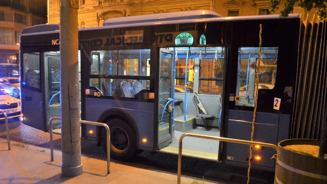 Megsérült egy 4 hónapos csecsemő, miután kockakővel dobták be egy busz ablakát Budapesten