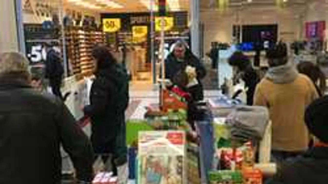 Átlagosan 4 ezer forinttal emelkednek a nyugdíjak januártól